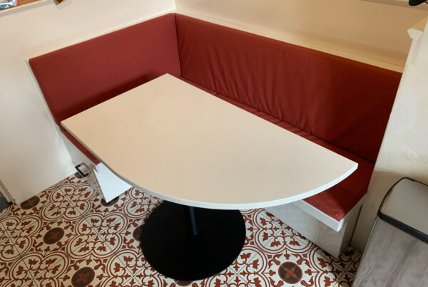 Maatwerktafel en zithoek
